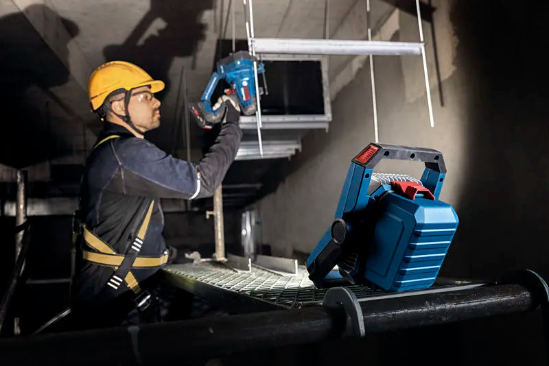 Lampada da cantiere a batteria Bosch GLI18V-3000 PRO